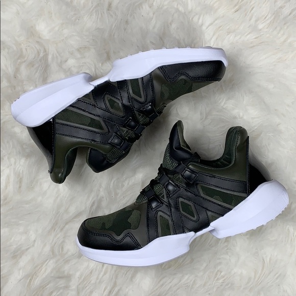 Steve Madden Shoes - Steven madden giddy camouflage sneakers